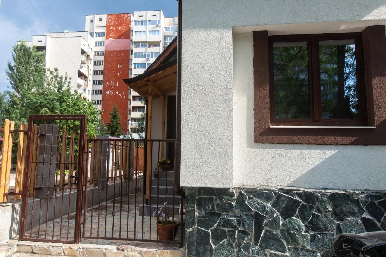 Готель Sofia Family House - Free Parking Екстер'єр фото