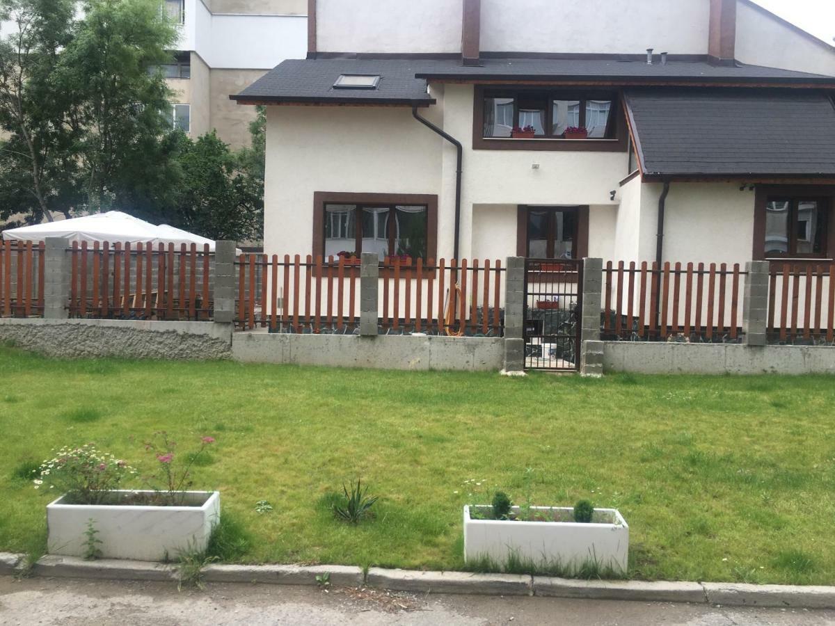 Готель Sofia Family House - Free Parking Екстер'єр фото