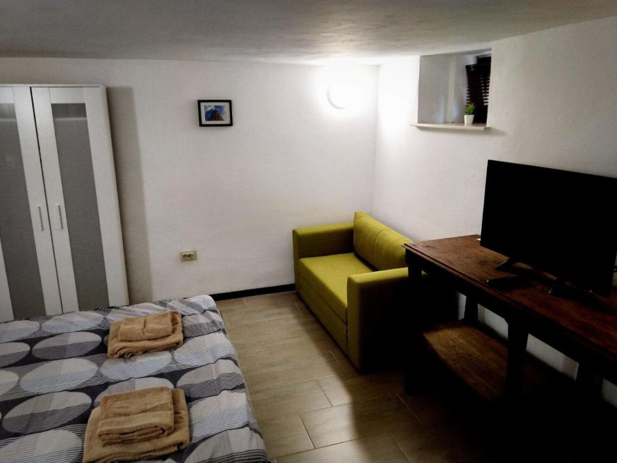 Готель Sofia Family House - Free Parking Екстер'єр фото